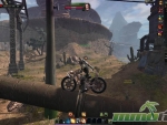Black-Gold-Online-riding-the-pipe